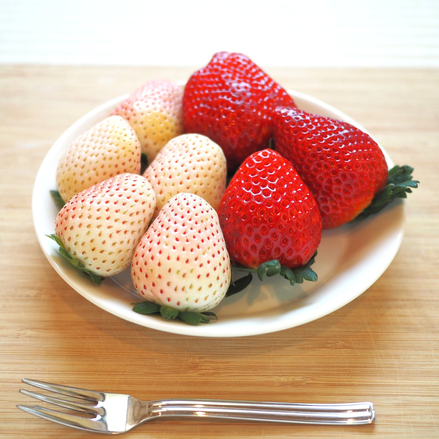 RED and WHITE STRAWBERRY from JAPAN HIGH QUALITY